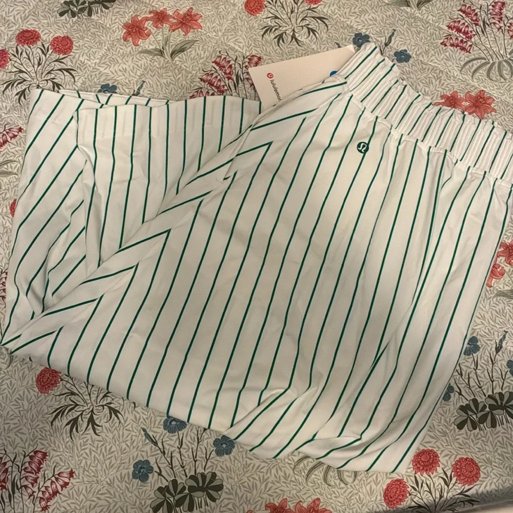 NWT Lululemon Ruffle Waist Midi Skirt - Picture 3 of 4
